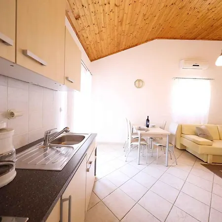 Apartment In - Insel 42970 Vir